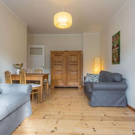 Zentrale Altbauwohnung Im Helmholtzkiez ベルリン エクステリア 写真